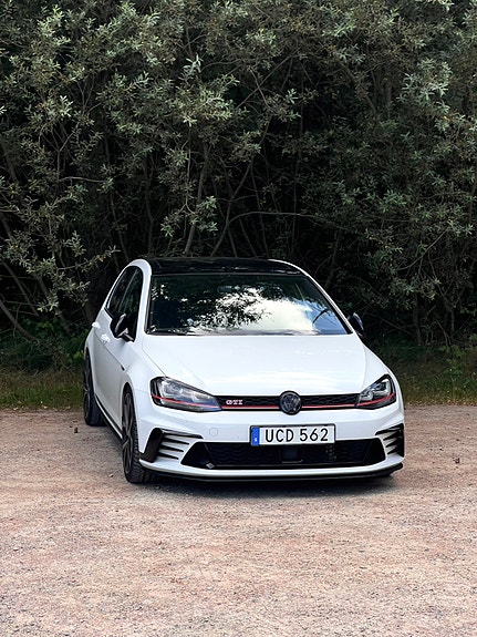 Volkswagen Golf VII 5 of 11