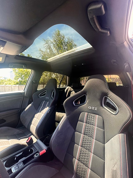 Volkswagen Golf VII 2 of 11