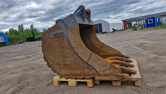 Djupgrävskopa 1600 liter S70 fäste nyskick 3 of 3