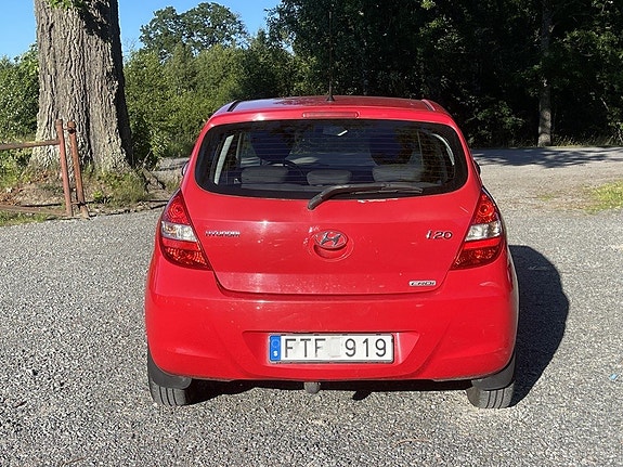 Hyundai i20 8 of 16