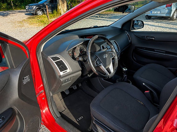 Hyundai i20 11 of 16