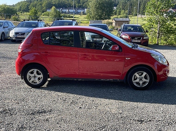 Hyundai i20 6 of 16