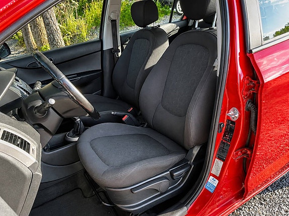 Hyundai i20 12 of 16