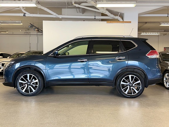 Nissan X-Trail 2 of 5