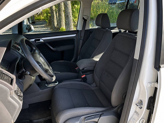 Volkswagen Touran 11 of 21