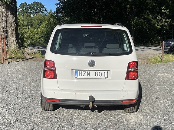 Volkswagen Touran 6 of 21