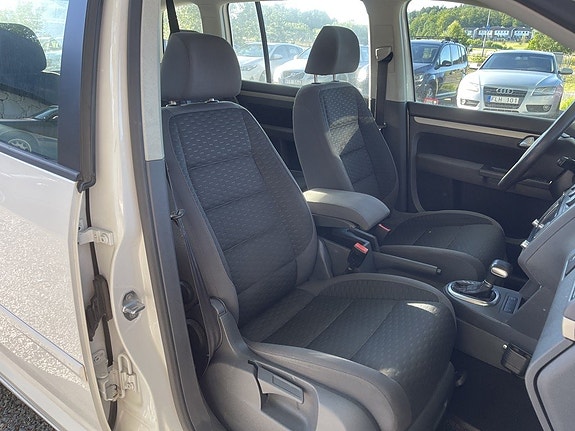 Volkswagen Touran 13 of 21