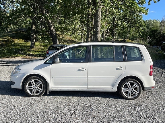 Volkswagen Touran 8 of 21
