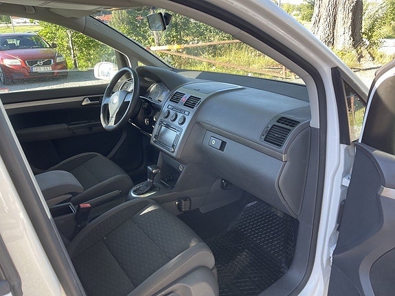 Volkswagen Touran 9 of 21