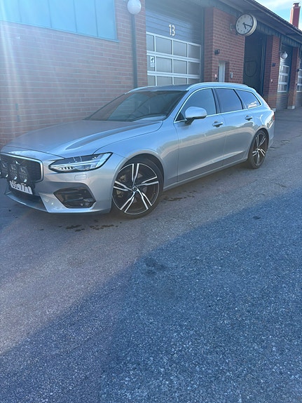 Volvo V90 3 of 5