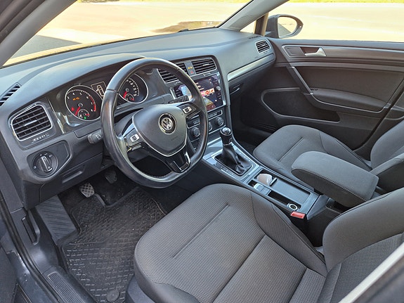 Volkswagen Golf VII 5 of 5