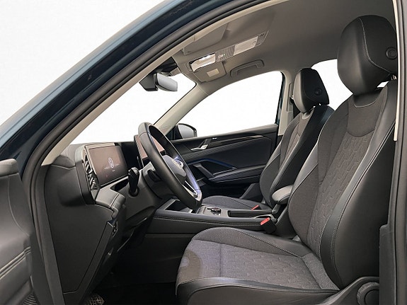 Volkswagen Tiguan 11 of 30