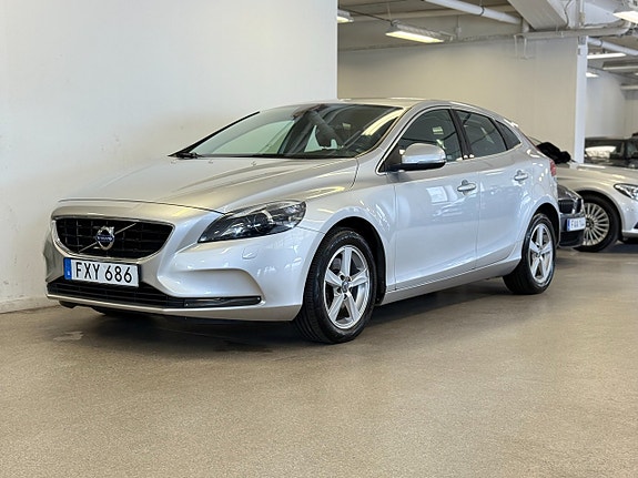 Volvo V40 3 of 5