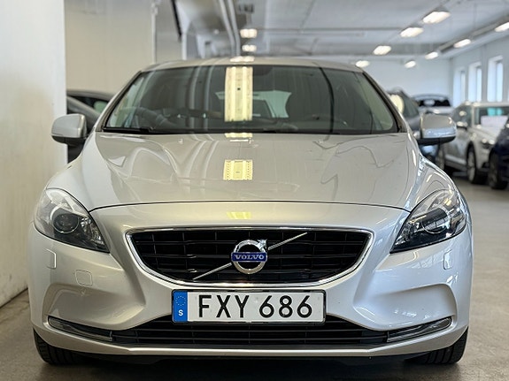 Volvo V40 4 of 5