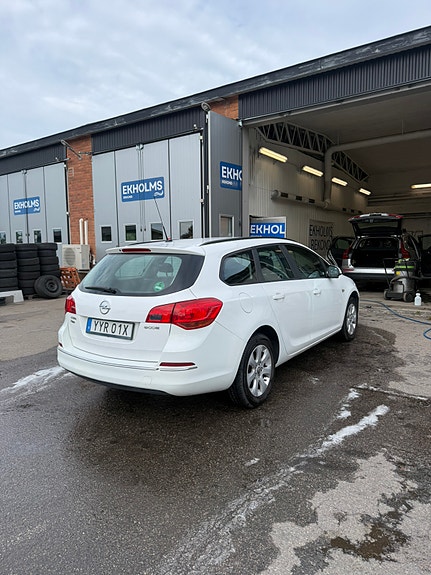 Opel Astra 4 of 6