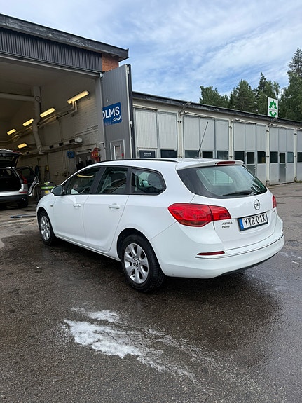 Opel Astra 2 of 6