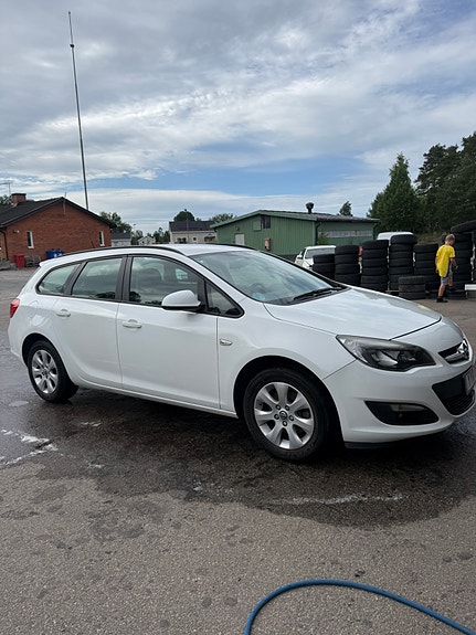 Opel Astra 5 of 6