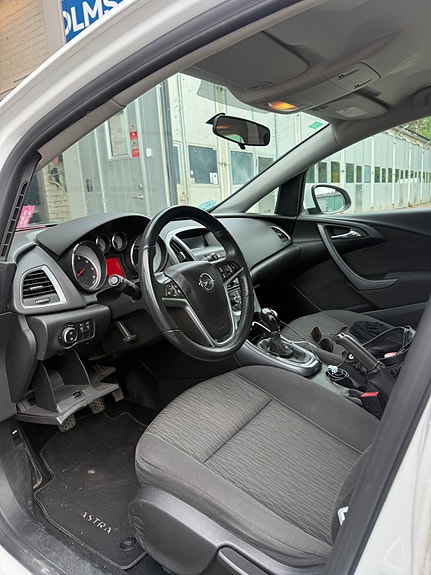 Opel Astra 6 of 6