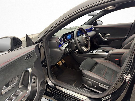 Mercedes-Benz CLA250 e 10 of 30