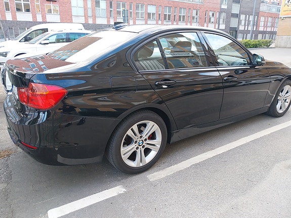 BMW 318d 2 of 6