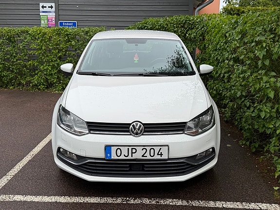 Volkswagen Polo 2 of 5