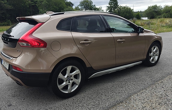 Volvo V40 Cross Country 5 of 5