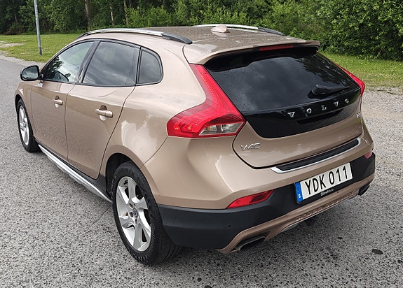 Volvo V40 Cross Country 6 of 22