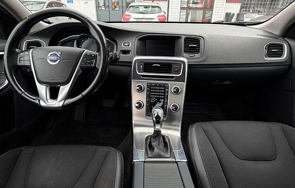Volvo V60 12 of 13