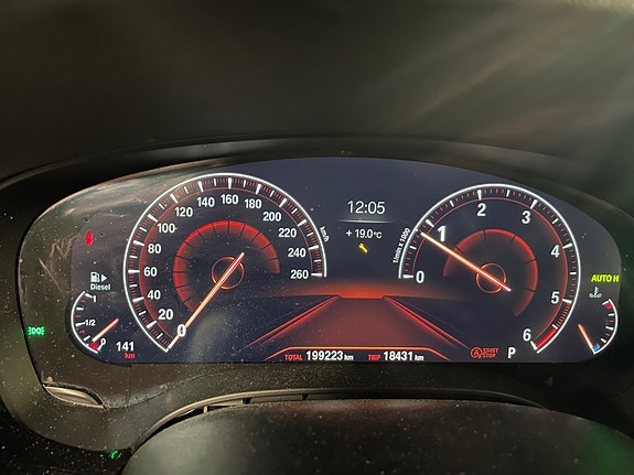 BMW 520d 2 of 5
