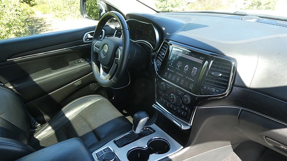 Jeep Grand Cherokee 13 of 27