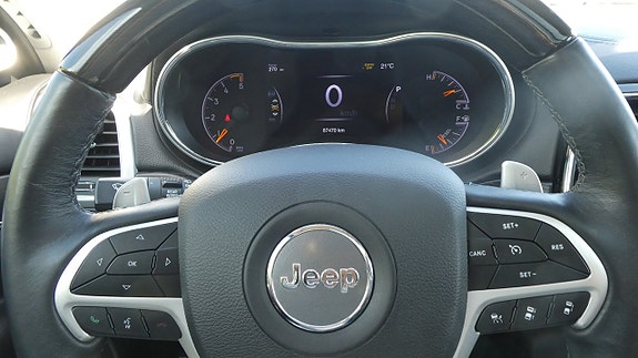 Jeep Grand Cherokee 19 of 27