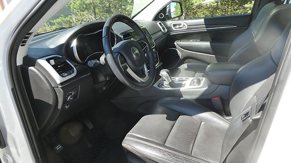 Jeep Grand Cherokee 20 of 27