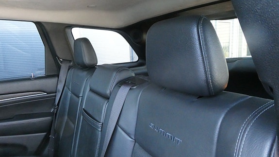 Jeep Grand Cherokee 18 of 27