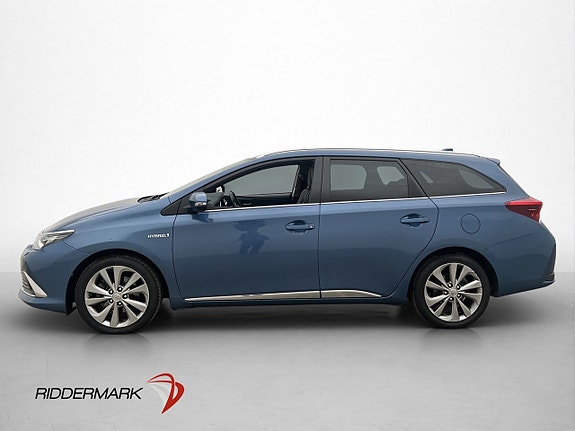 Toyota Auris 4 of 5