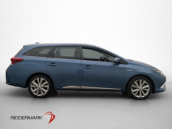 Toyota Auris 9 of 30
