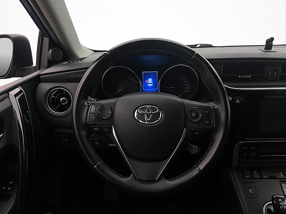 Toyota Auris 16 of 30