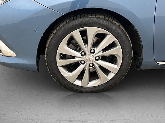 Toyota Auris 29 of 30