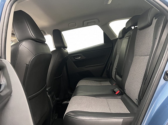 Toyota Auris 14 of 30