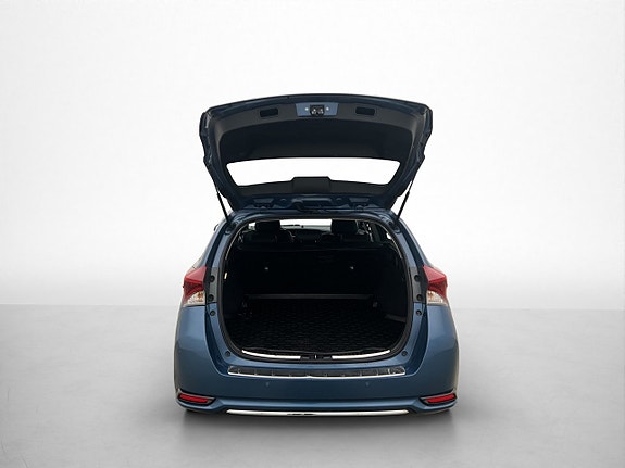 Toyota Auris 28 of 30
