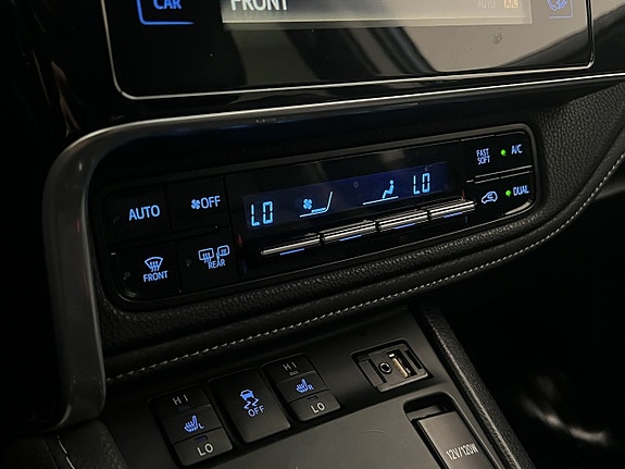Toyota Auris 22 of 30