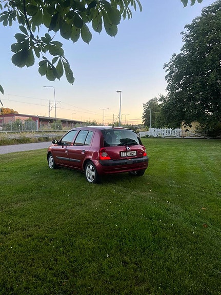 Renault Clio 2 of 4