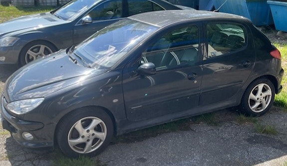 Peugeot 206 2 of 5