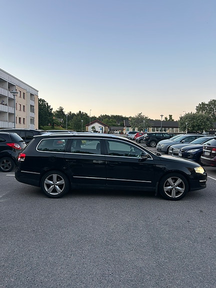 Volkswagen Passat 2 of 5