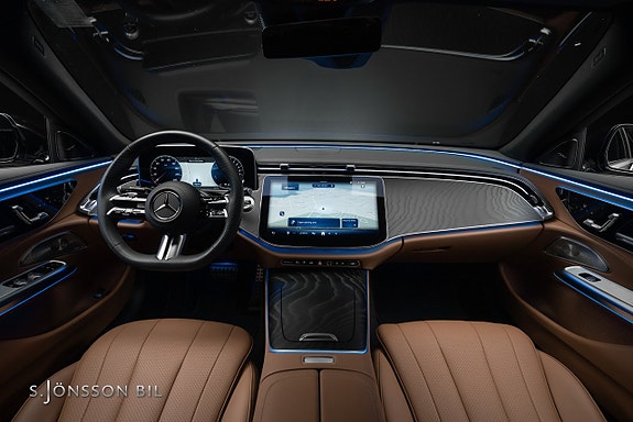 Mercedes-Benz E400 e 16 of 20