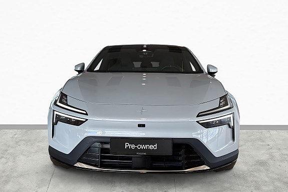 Polestar 4 3 of 5
