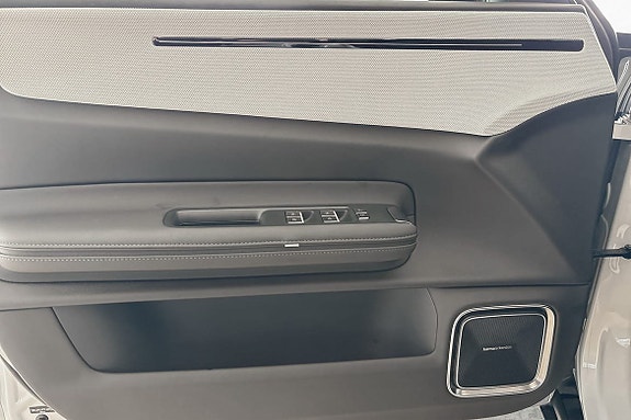Polestar 4 27 of 30