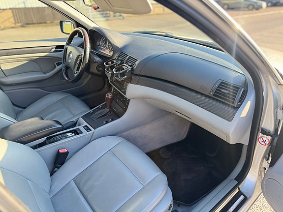 BMW 330i 6 of 9