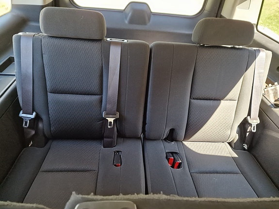 Chevrolet Suburban 11 of 12