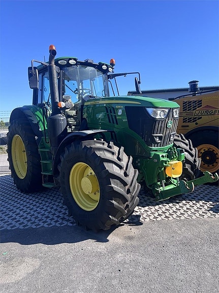 John Deere 6195M 2 of 5