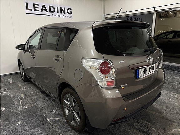 Toyota Verso 2 of 5